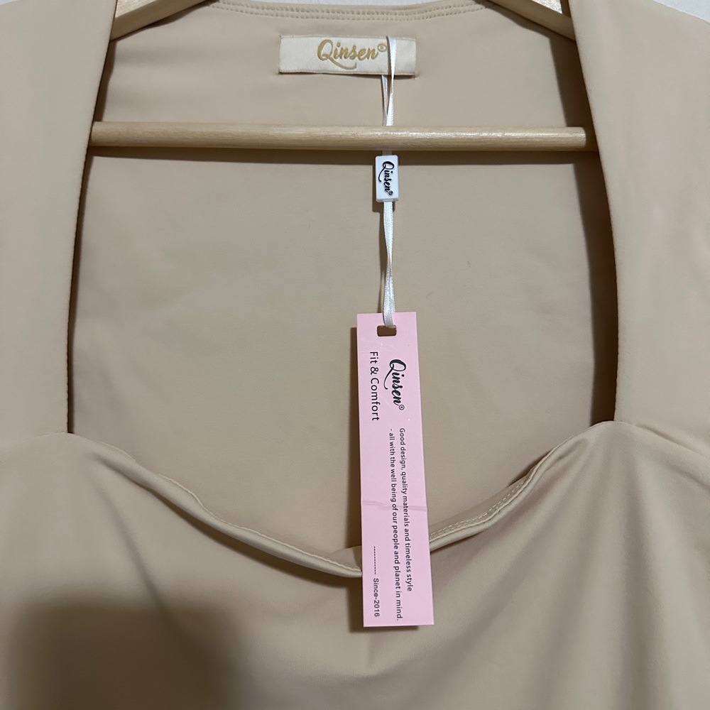 ♻️ NWT: Beige Long Sleeve Bodysuit - Picture 3 of 6